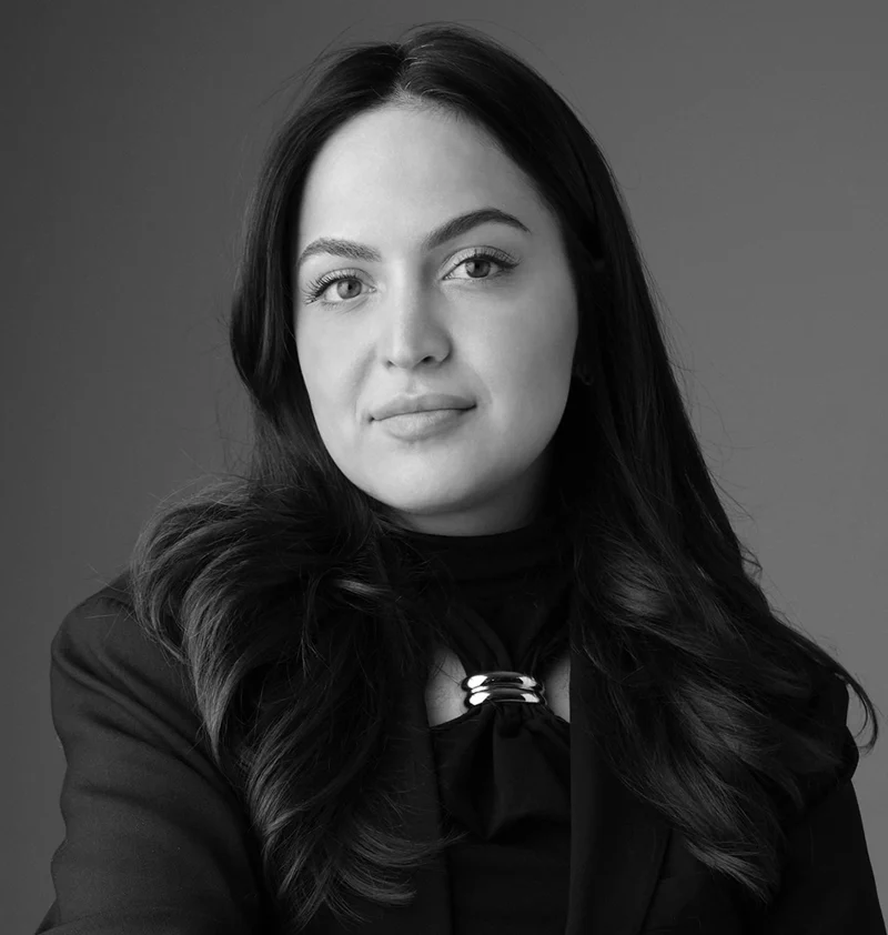 Анна Хорава, Ортодонт